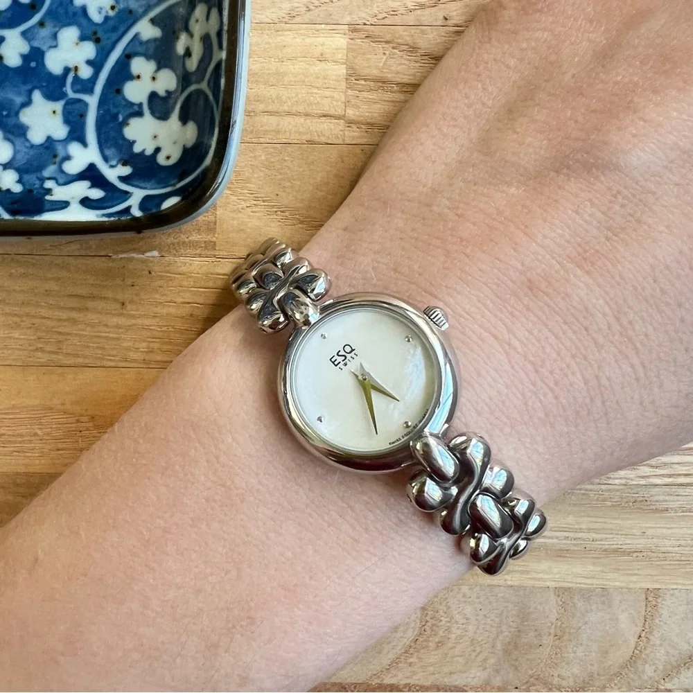 ESQ Esquire by Movado Swiss ladies silver tone dress watch NEW BATTERY